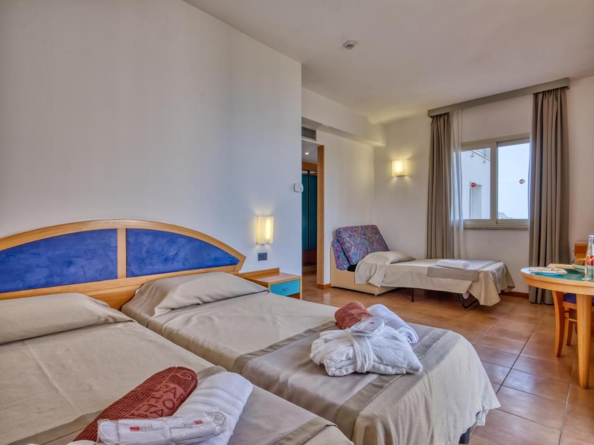 Hotel Antares Letojanni Esterno foto