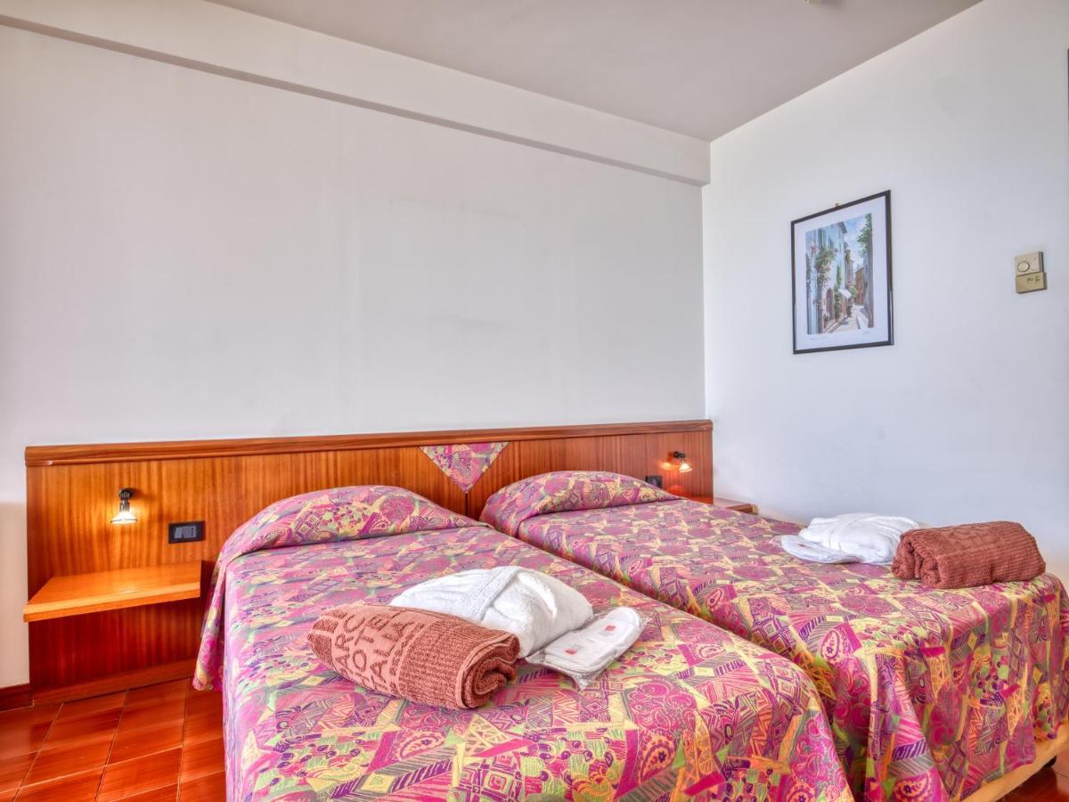 Hotel Antares Letojanni Esterno foto