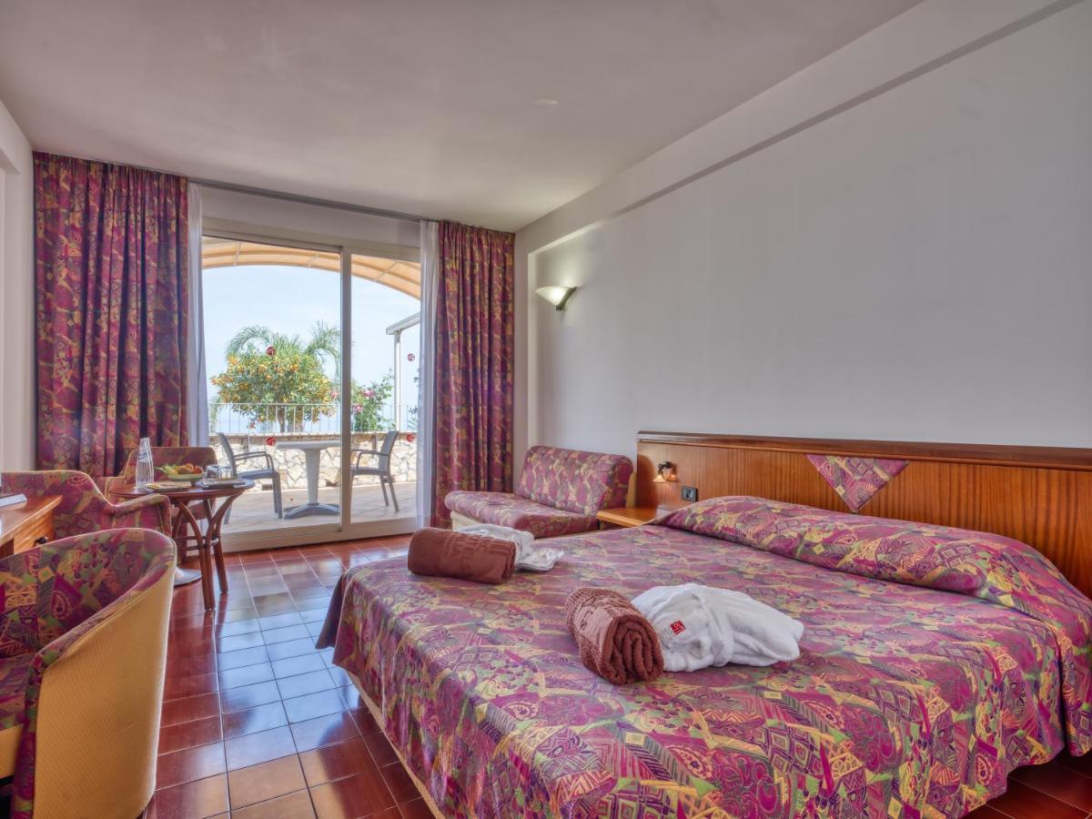 Hotel Antares Letojanni Esterno foto