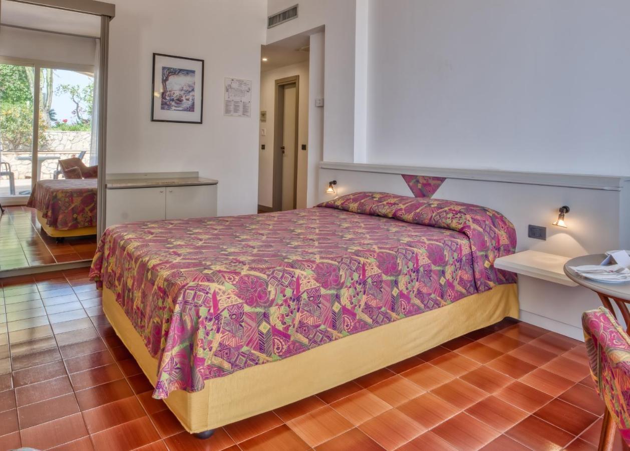 Hotel Antares Letojanni Esterno foto