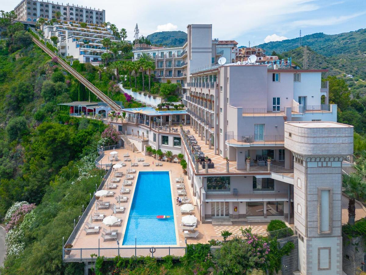 Hotel Antares Letojanni Esterno foto