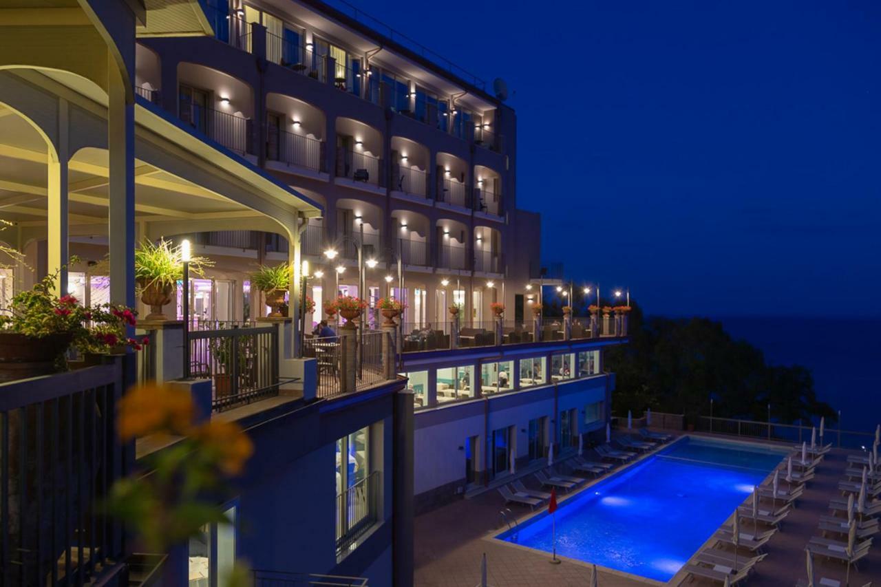 Hotel Antares Letojanni Esterno foto